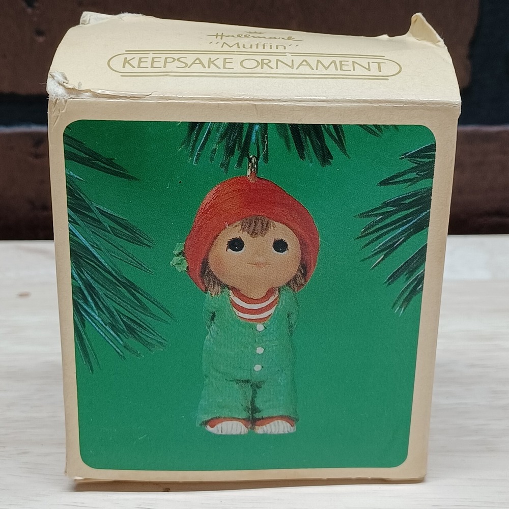 HALLMARK ORNAMENT 1984 MUFFIN-CHRISTMAS ORNAMENT holiday decoration